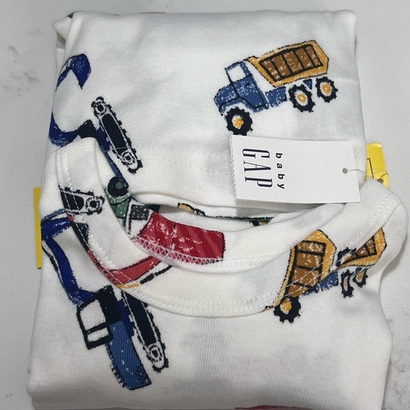 Gap PJs 🚜 - Picture 3 of 7